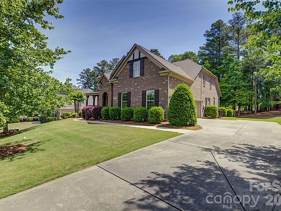 4th image of 13017 Avila Ct