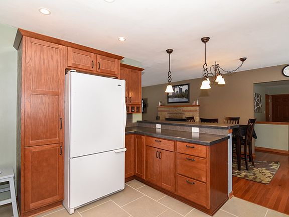 Lots of Slow Close Cabinets