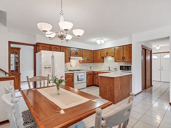 4th image of 7530 Tiffany Dr