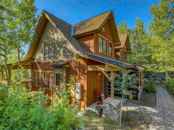 17 Golden Bench Ct, Donnelly, ID 83615