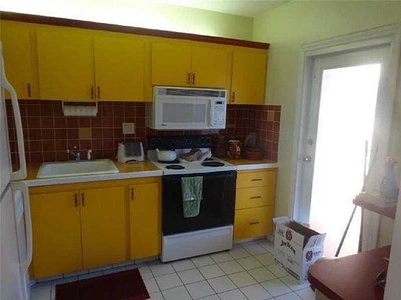 3rd image of 5950 Del Lago Cir APT 215