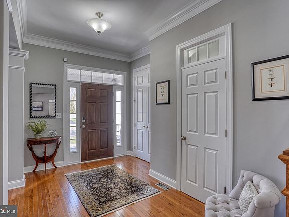 5th image of 202 Wickerberry Dr