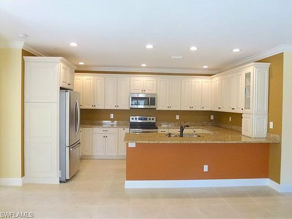 3rd image of 4400 Vanda Dr #4402