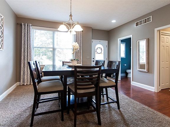 3rd image of 5668 Rosemont Way