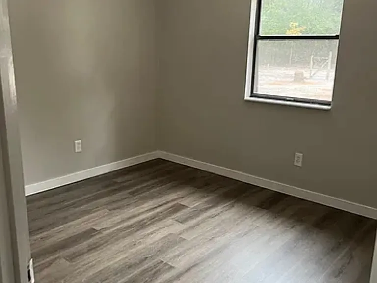 2615 Indigo Ave — Photo 10