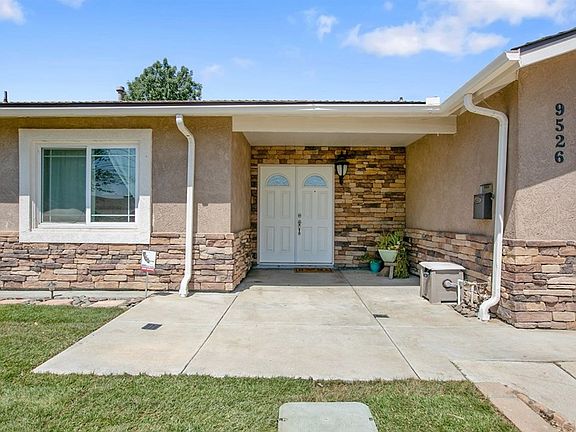 3rd image of 9526 Saint Andrews Dr