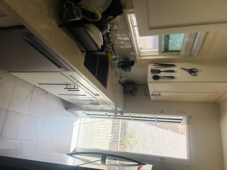 1445 N Alta Vista Blvd — Photo 11