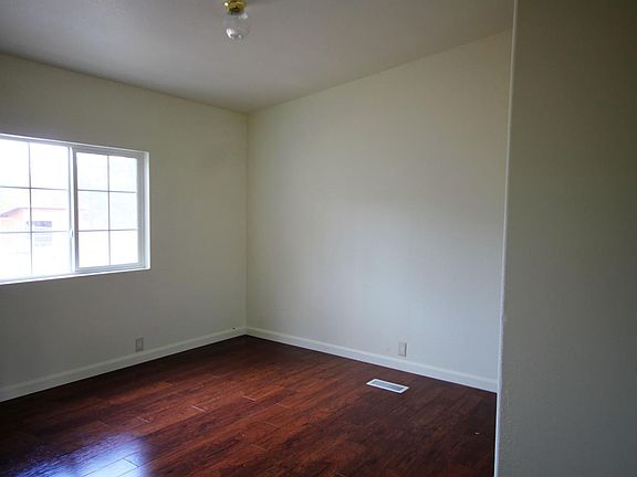 5th image of 8655 Daken Cir