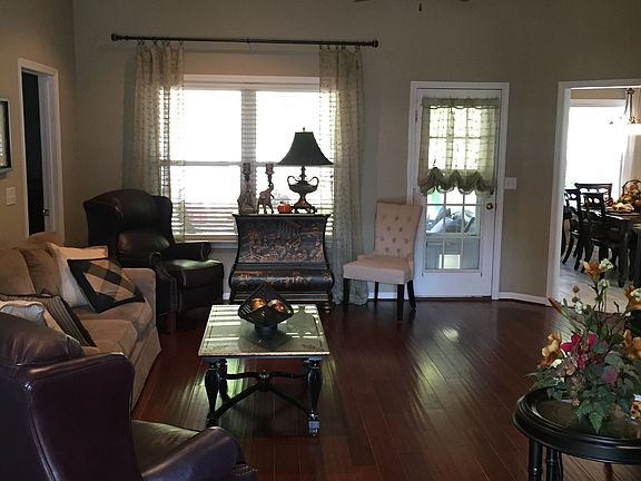 2nd image of 4062 Macon Cir