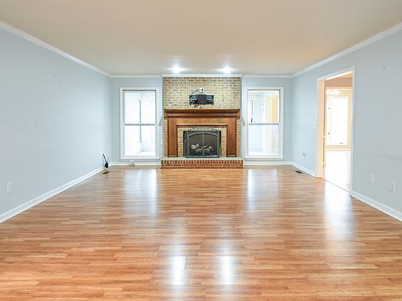 5th image of 309 Ledgeview Dr