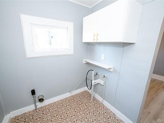 4th image of 21 Walnut St