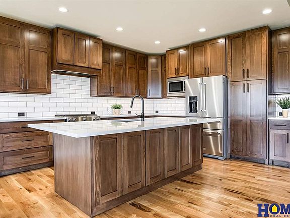 3rd image of 8837 Bunker Ct