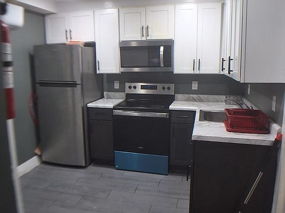 2nd image of 141 S William St #B