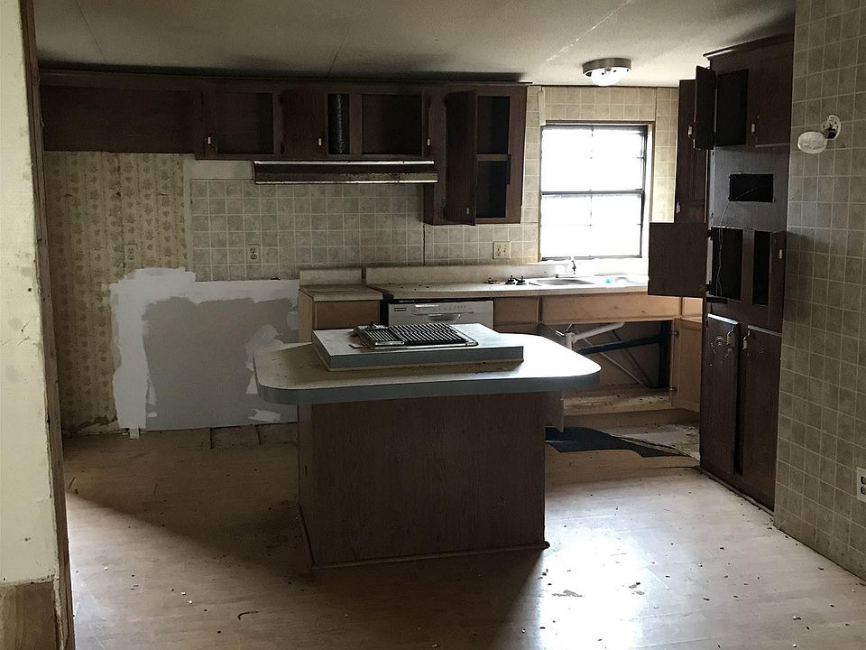 2nd image of 421 Fernbank Dr
