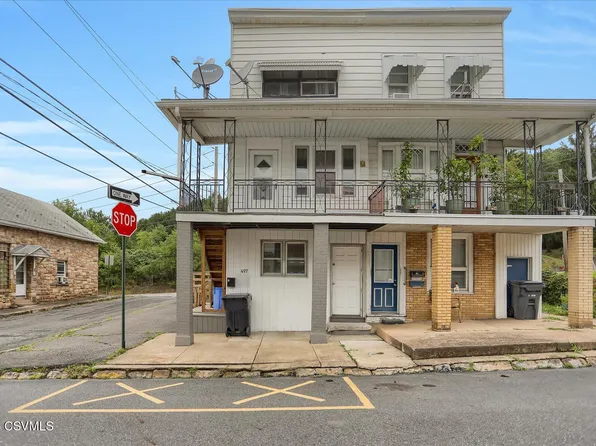 497 W Girard St, Mount Carmel, PA 17851