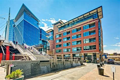 1 bed, 843 sqft, $2,280 — Photo 3