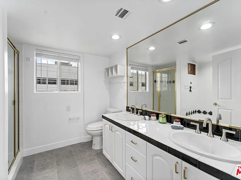 1338 Yale St #C — Photo 27