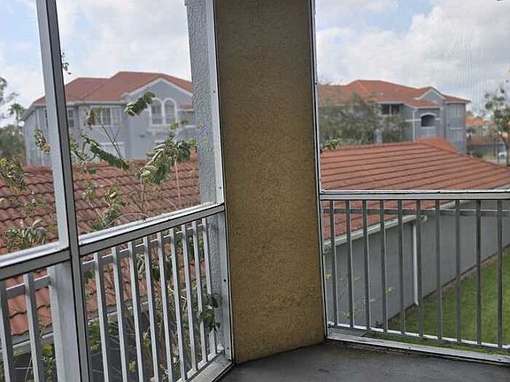 4th image of 18001 Richmond Place Dr APT 322