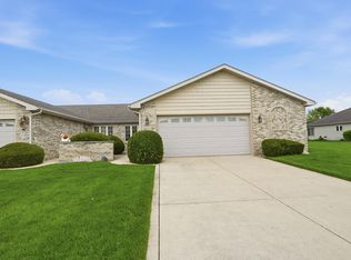 9831 Hart St, Saint John, IN 46373