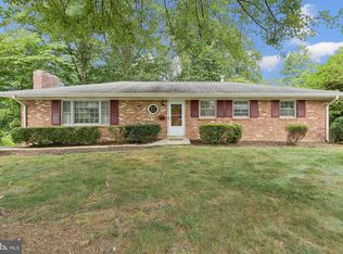 4624 Braeburn Dr, Fairfax, VA 22032