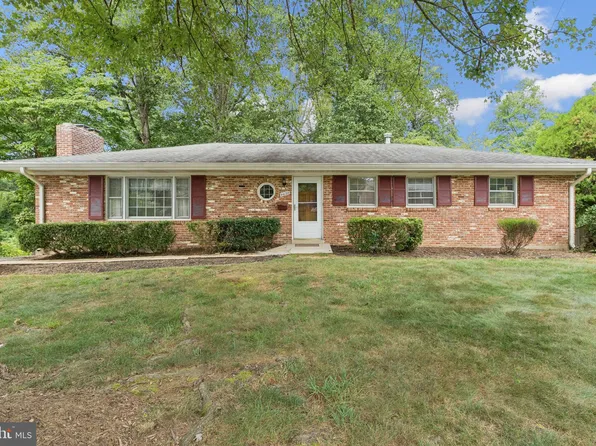 4624 Braeburn Dr, Fairfax, VA 22032