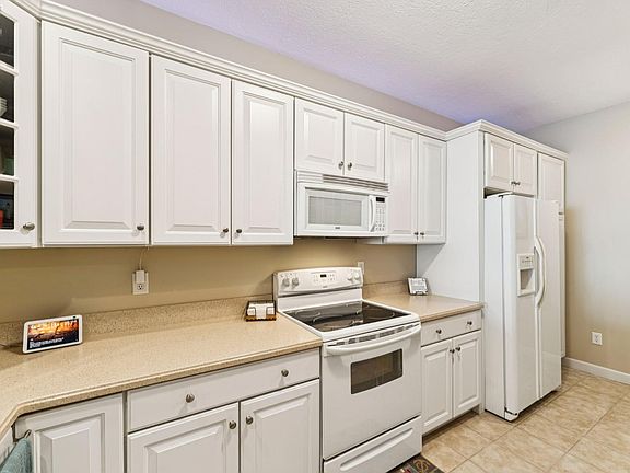 4th image of 2812 Whispering Shores Dr