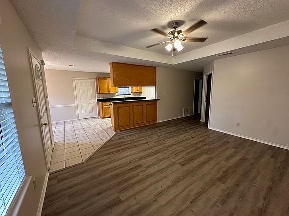 2nd image of 6221 Summerhill Pl