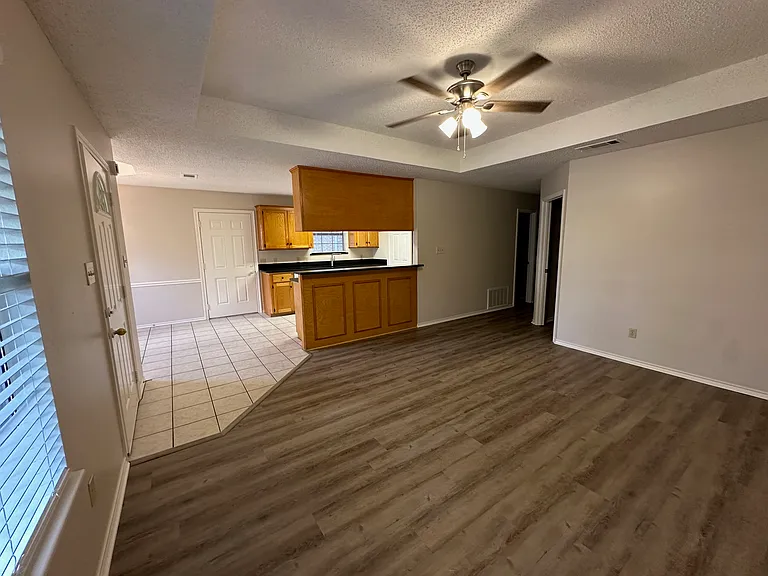 6221 Summerhill Pl — Photo 2