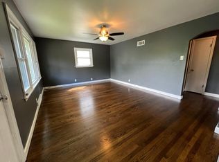 49 Woodlawn Dr, Saint Charles, MO 63301