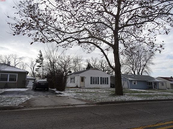 3rd image of 5 Golf View Ln