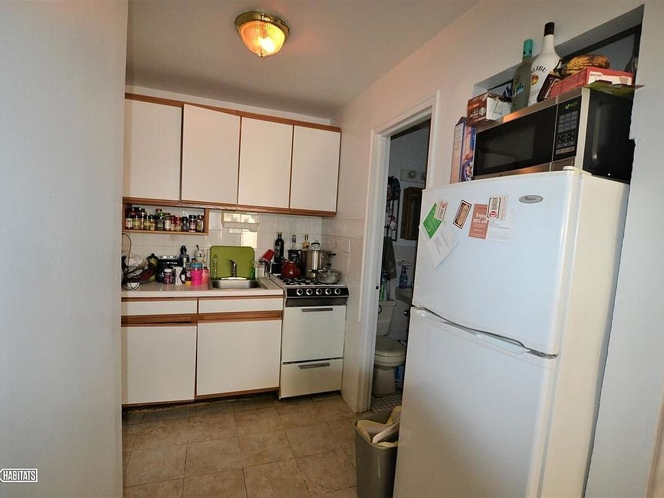 2nd image of 140 W 70th St APT 2F