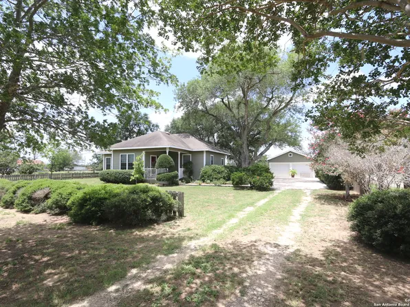 6359 Cooksey Rd, Adkins, TX 78101