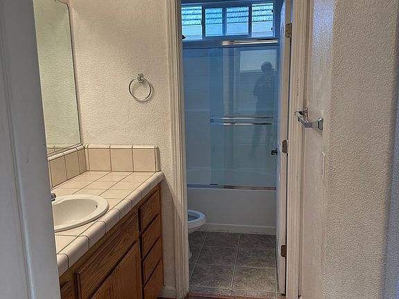 5th image of 1074 Earnhardt Dr