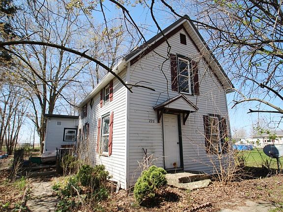 3rd image of 220 N Washington St