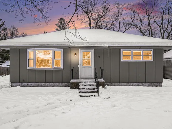 607 Central Bay Ave, Holland, MI 49423