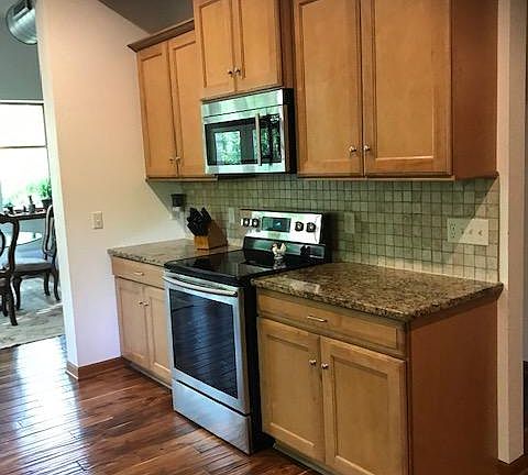 4th image of 37 Stafford St #1