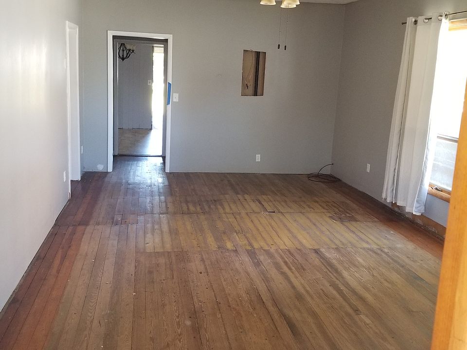 2nd image of 107 W Lindell St
