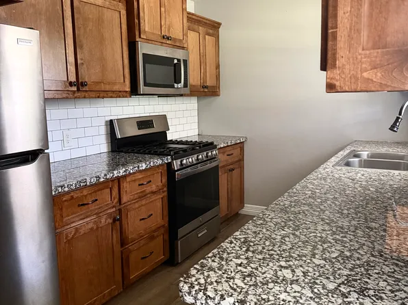 1390 Elsie Ln, Bridge City, TX 77611