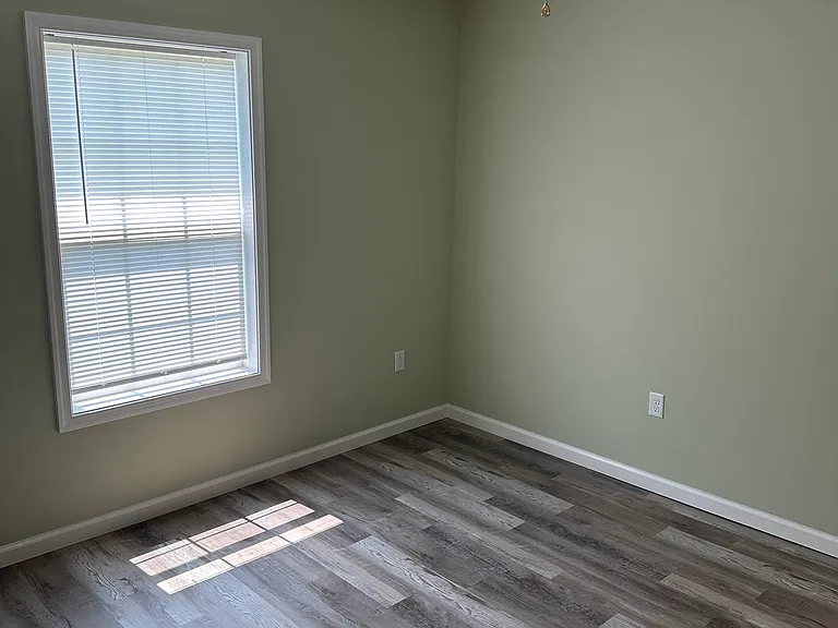 114 N Camden Ave — Photo 13