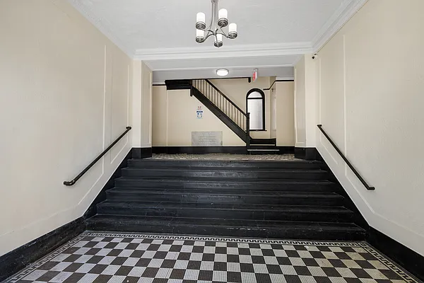 Rented by MNS | media 12