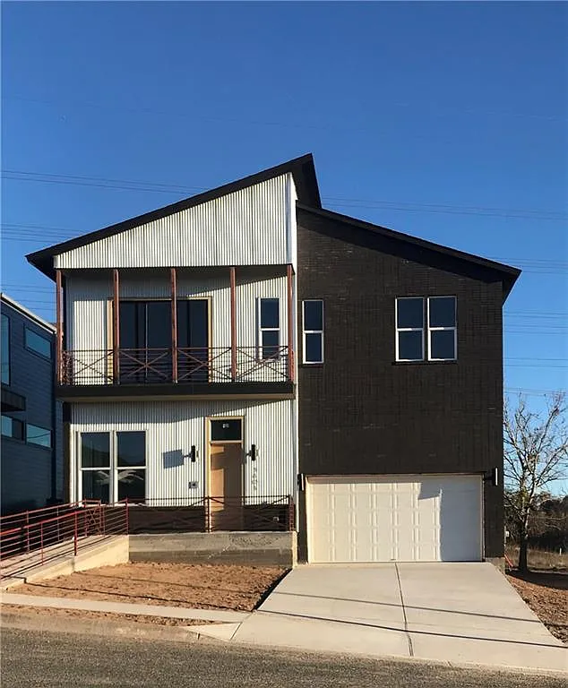 3 bed, 2.5 bath, 2239 sqft, $3,200 — Photo 1