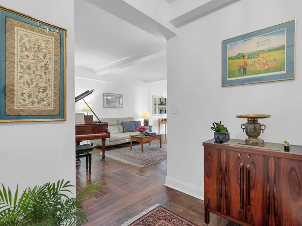 1150 Park Avenue image 5 of 7