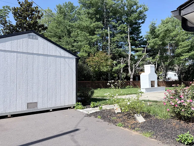 18 Carjen Ave — Photo 83