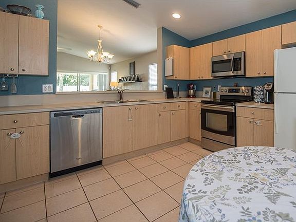 5th image of 11823 Autumn Creek Dr
