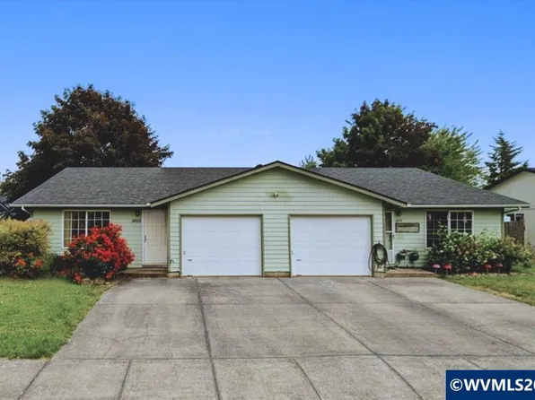 1453 W Locust St, Stayton, OR 97383