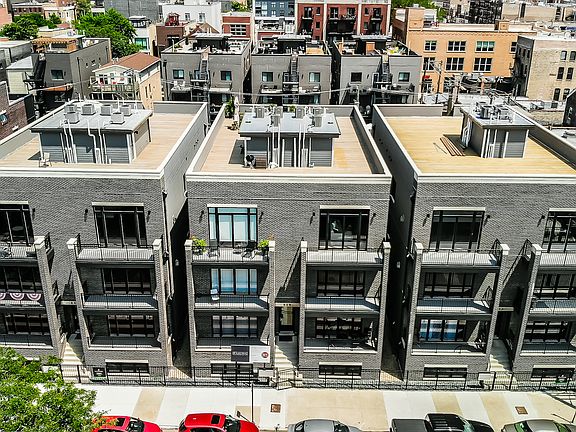 2nd image of 823 N Paulina St #1S