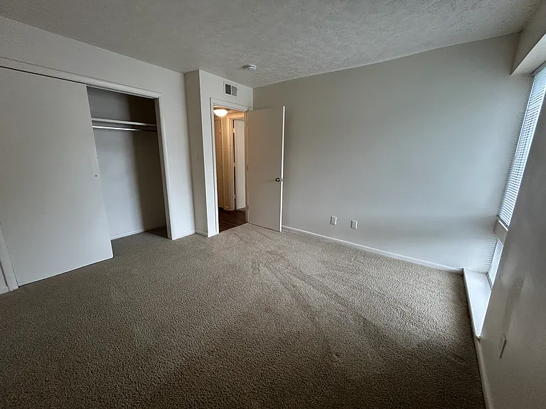 Huntingwood Apartments — Photo 48