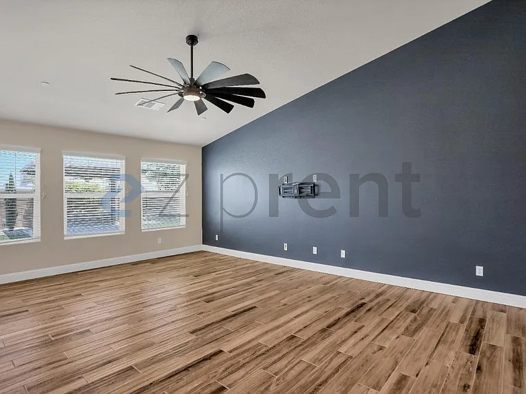 433 S Crescent Ln — Photo 16