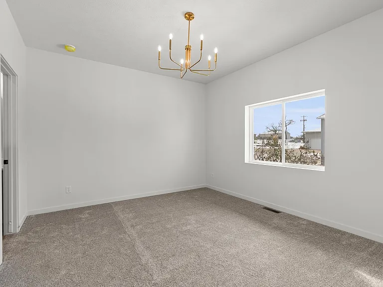 1311 SW 36th St — Photo 12