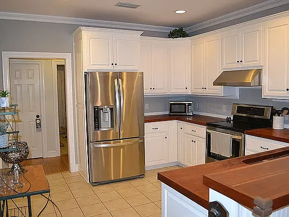 203 Villager Dr — Photo 3
